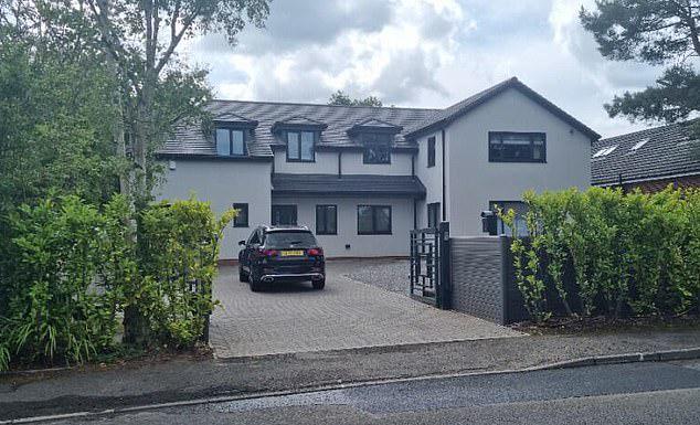 年夏天续约, 感到 年夏天续约, 感到