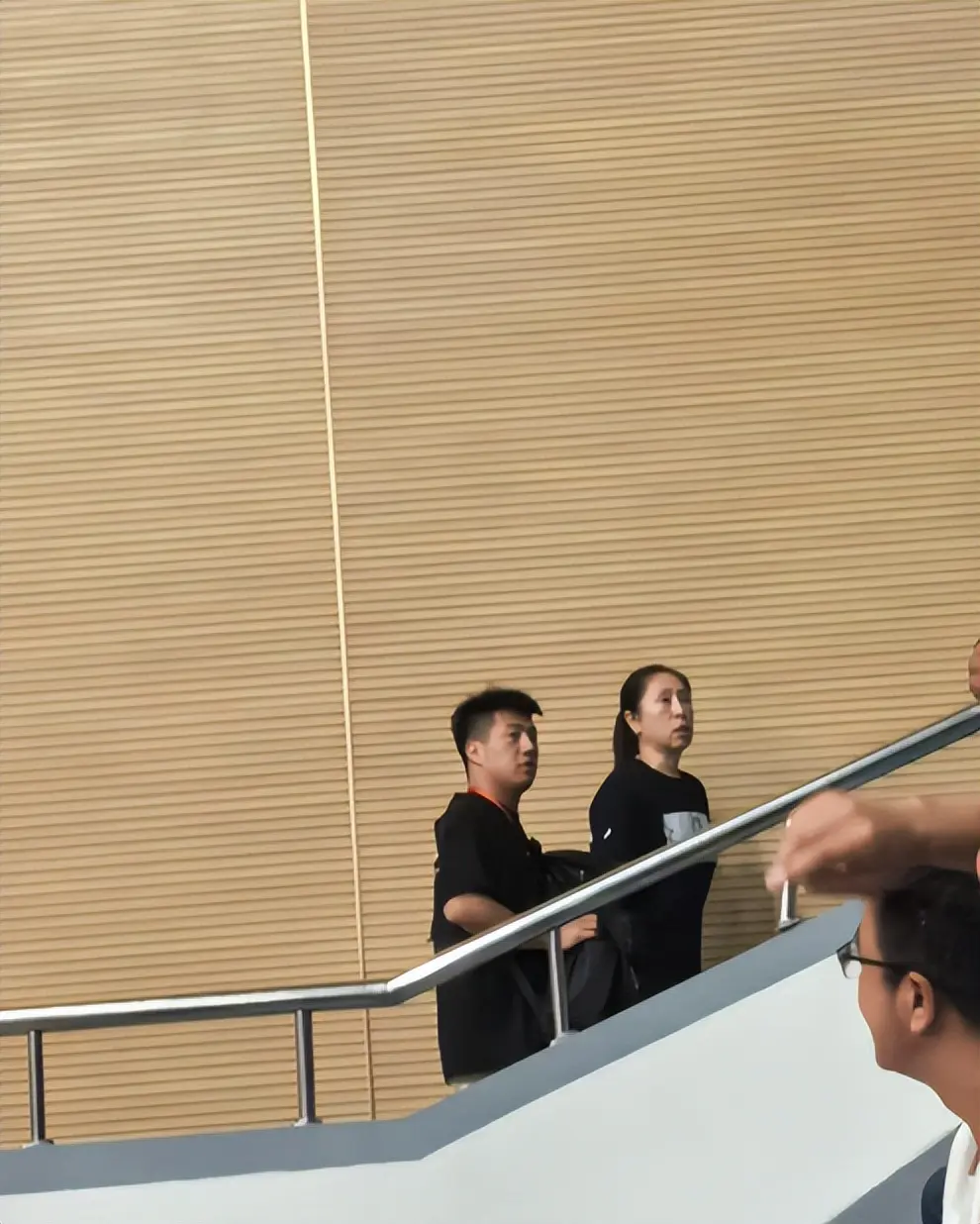 躲避镜头, 陈晓佳这些 躲避镜头, 陈晓佳这些