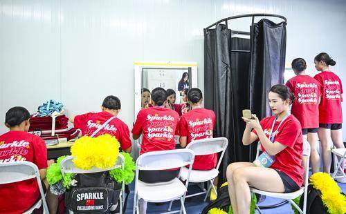 先后获得 先后获得