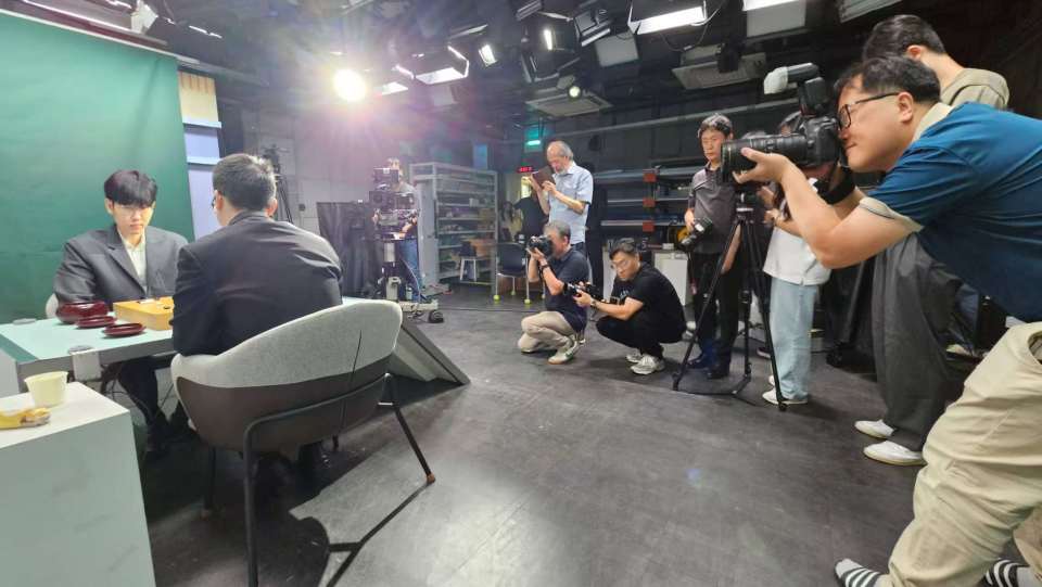 om, https, aW om, https, aW