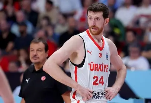 赛后采访时 赛后采访时