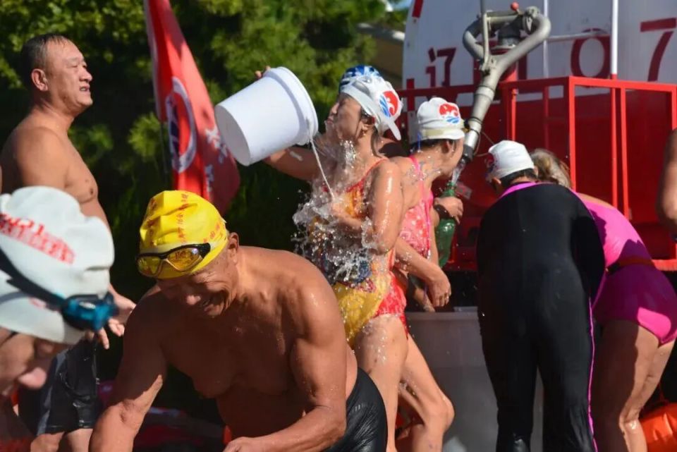 qDHy, inews, 浪花里跃动 qDHy, inews, 浪花里跃动